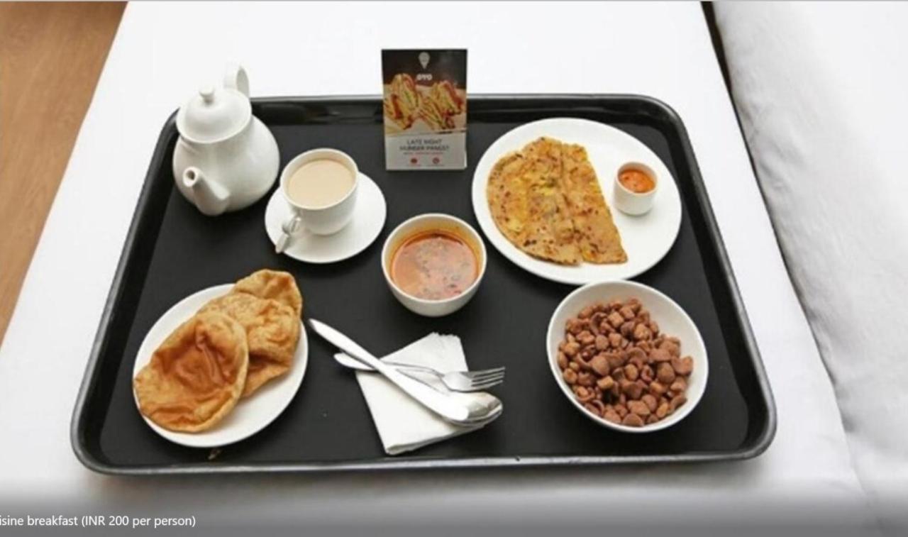 Hotel Clink New Delhi Airport Extérieur photo