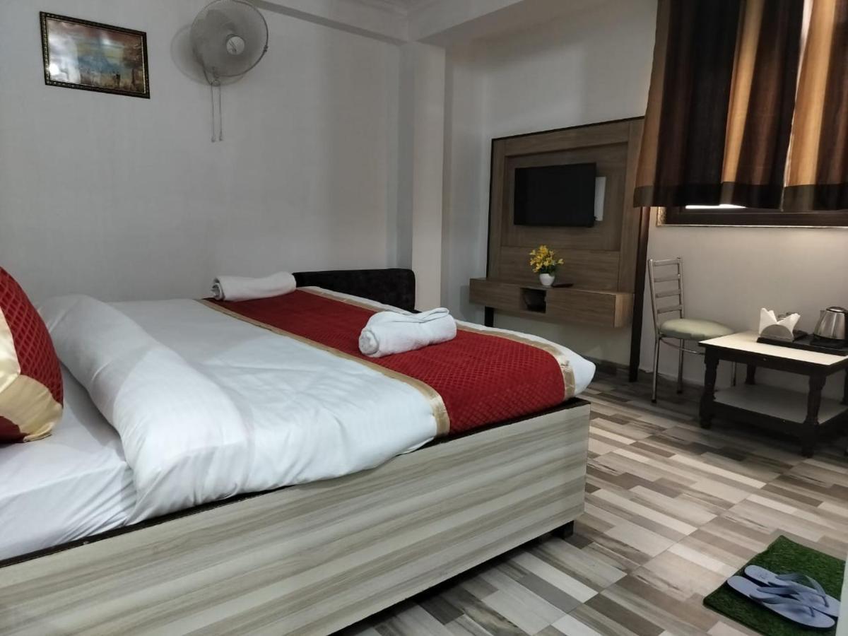 Hotel Clink New Delhi Airport Extérieur photo