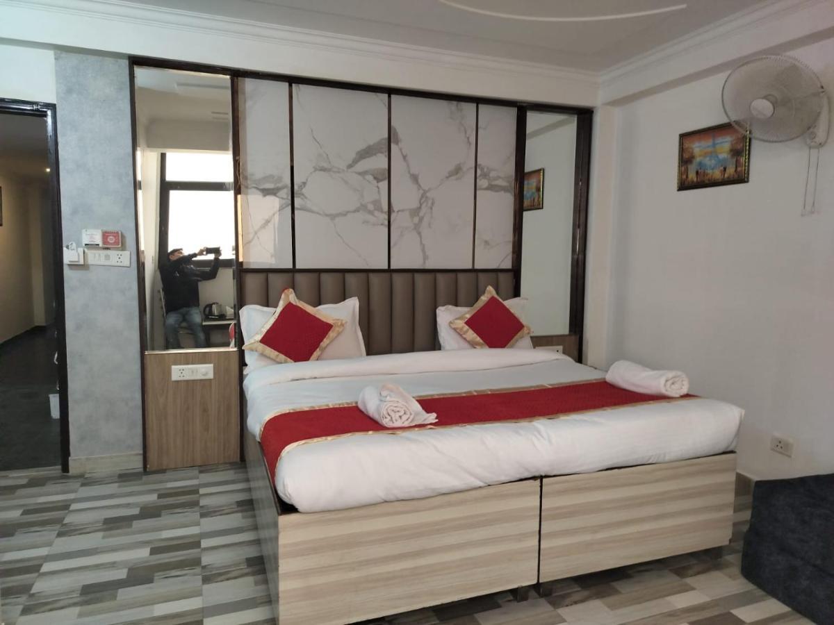Hotel Clink New Delhi Airport Extérieur photo