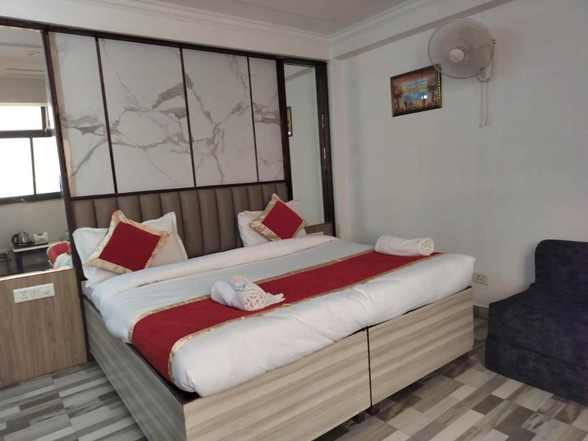 Hotel Clink New Delhi Airport Extérieur photo