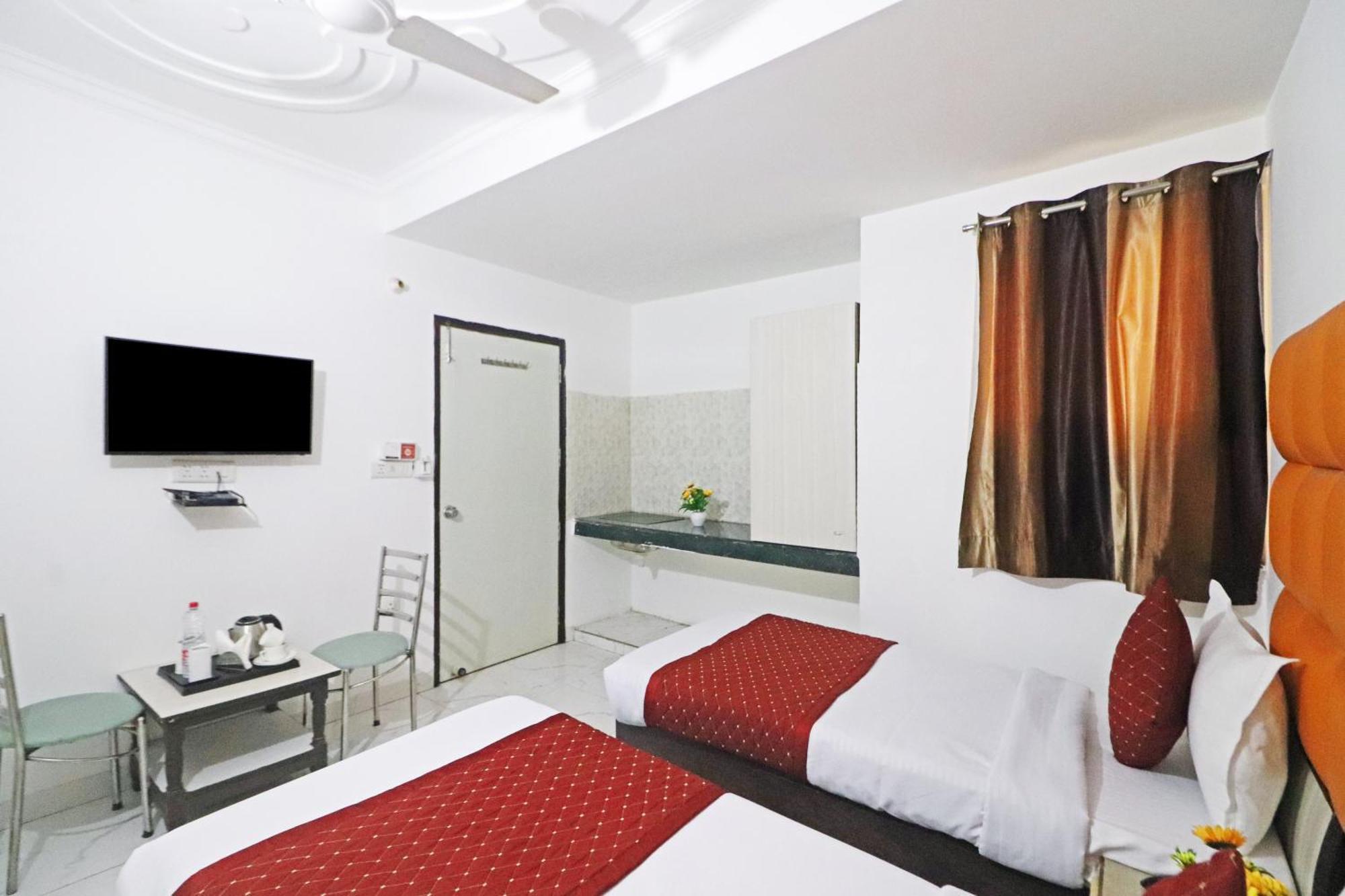 Hotel Clink New Delhi Airport Extérieur photo