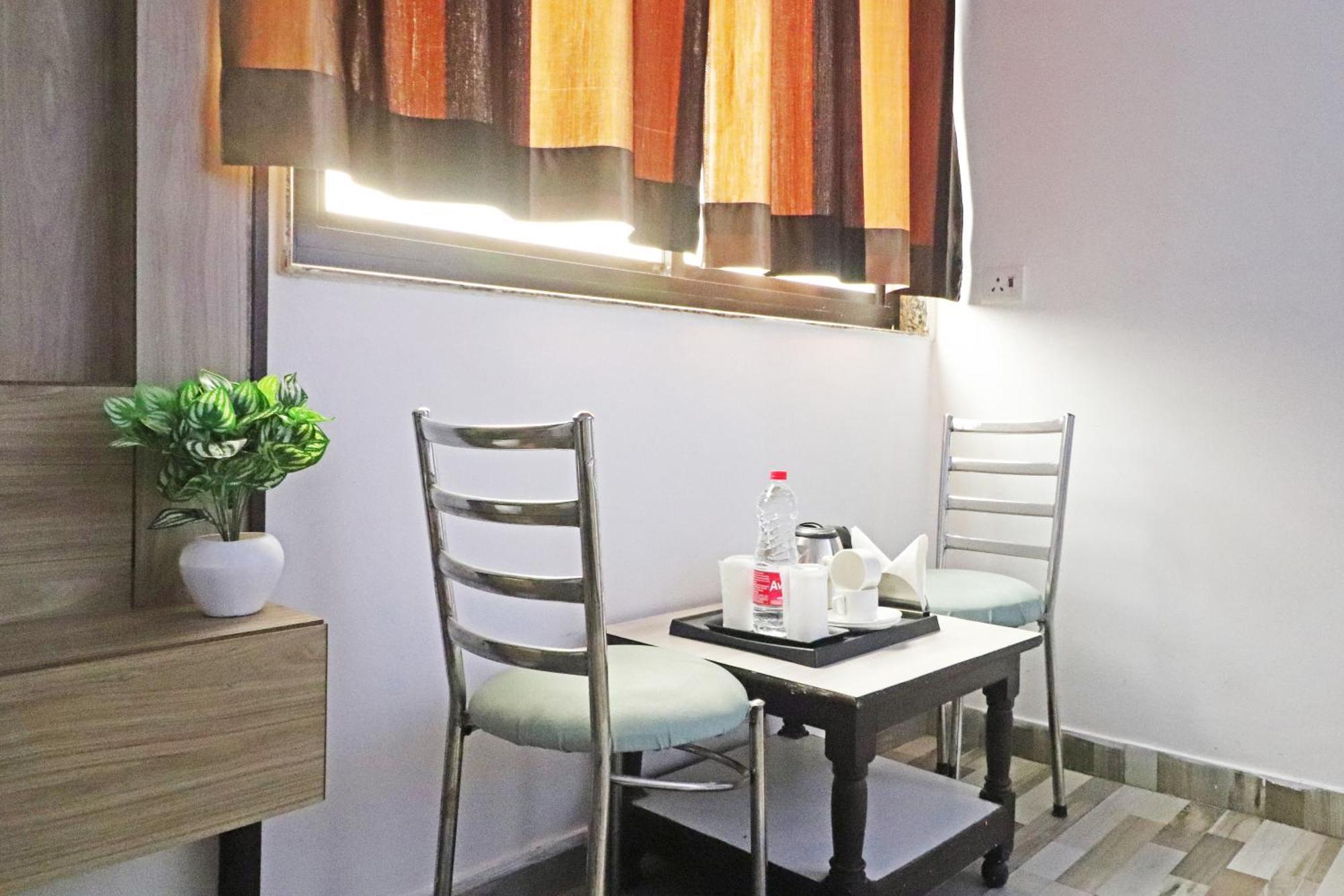 Hotel Clink New Delhi Airport Extérieur photo