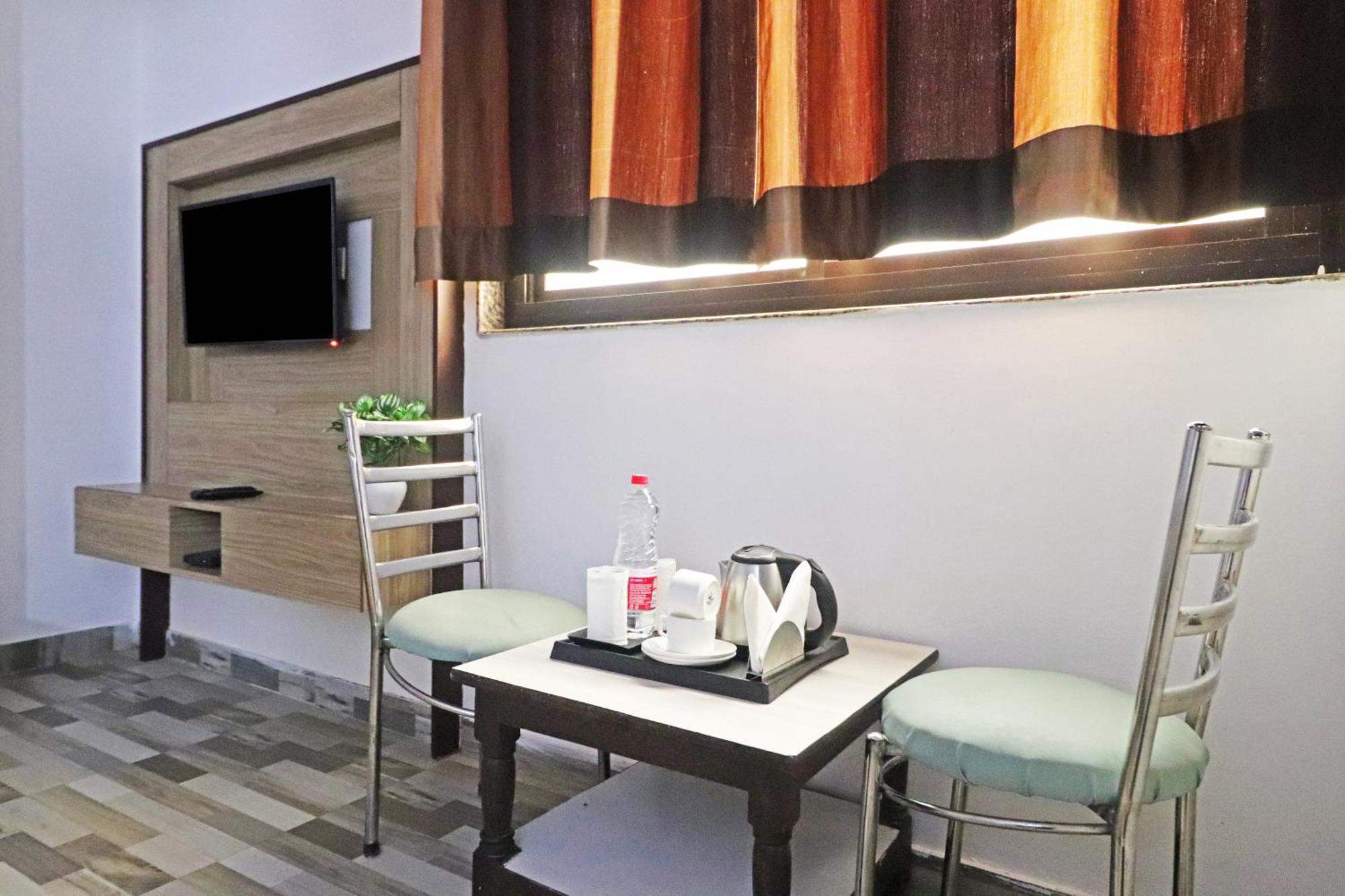 Hotel Clink New Delhi Airport Extérieur photo