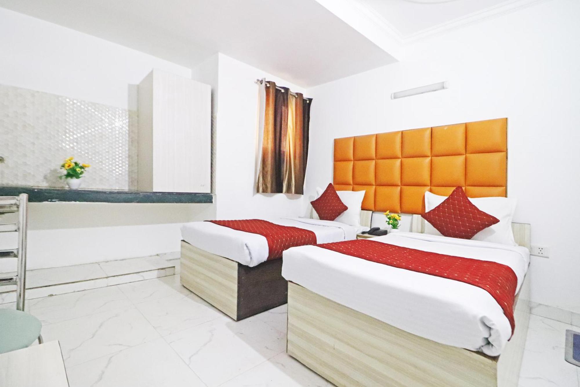 Hotel Clink New Delhi Airport Extérieur photo