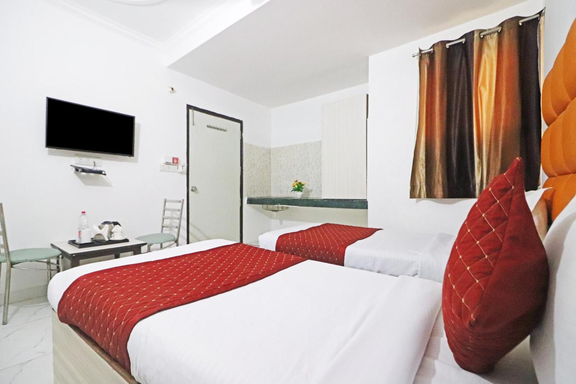 Hotel Clink New Delhi Airport Extérieur photo