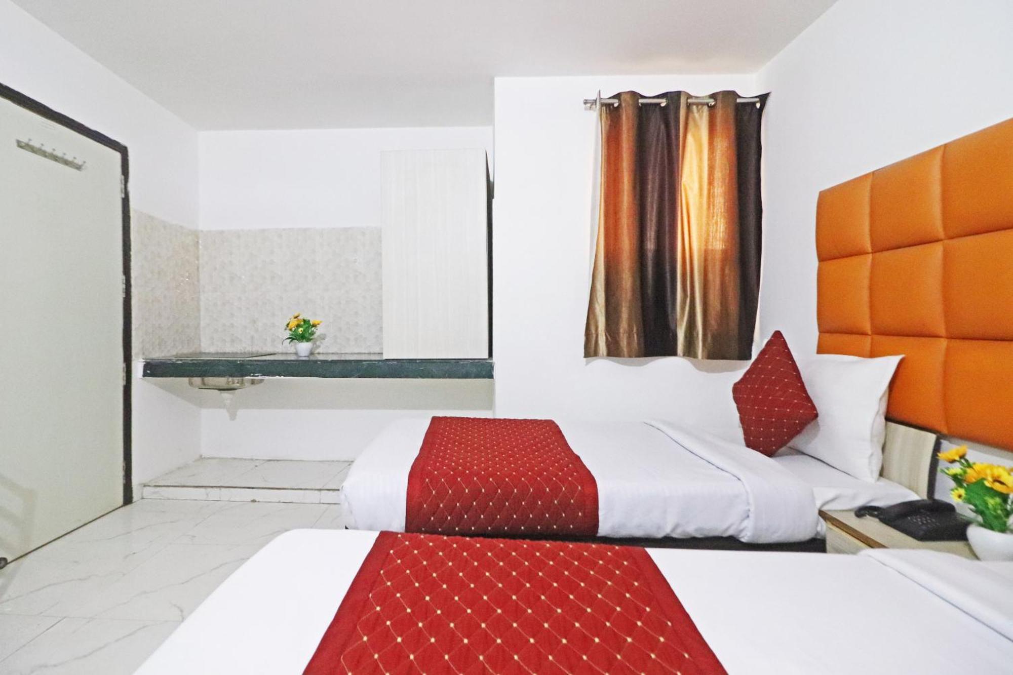 Hotel Clink New Delhi Airport Extérieur photo