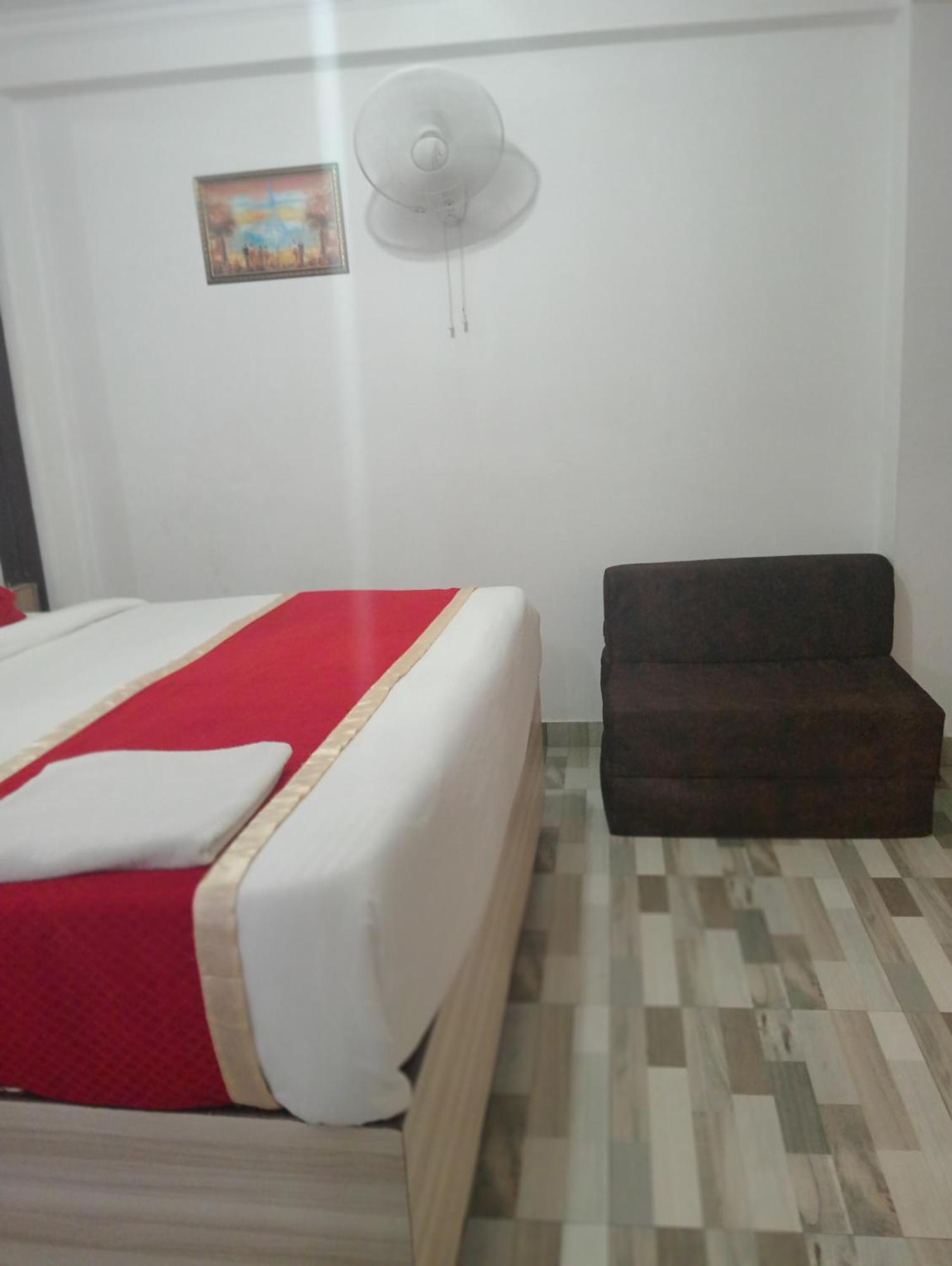 Hotel Clink New Delhi Airport Extérieur photo
